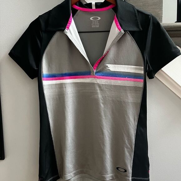 Oakley Tops - Oakley Ladies The Wedge Polo Shirt sz S
